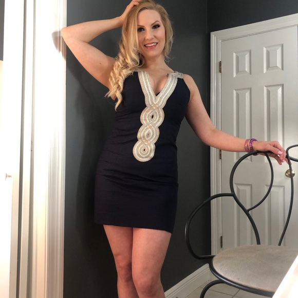 Meet your Posher, Monica - Picture 2 of 3